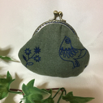 送料込み❁ 北欧柄 起毛ビエラ 刺繍生地 鳥と花模様のがま口   