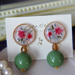 【再販限定１個】ホワイトガーデン・グリーンビーズ　イヤリング