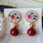 【再販オーダー品】ホワイトガーデン・ダークレッドビーズ　イヤリング