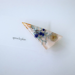 triangle clip..bouquet...light beige/apres la pluie