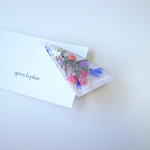 triangle clip..bouquet...white/apres la pluie