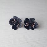 *sale*ブラックフラワーピアス