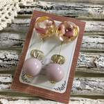 ヘリクサム×ラベンダーベージュのアンティークピアス