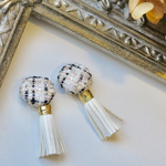 ツイードとスエードタッセルのピアス(ホワイト)