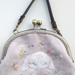ウサギの刺繍がま口
