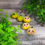 羊毛フェルトの早生みかんじんストラップ