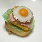 ハムエッグトーストのブローチ（再販）