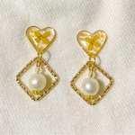 金木犀のゆらゆらパールピアス