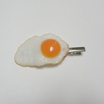 食品サンプル☆リアルサイズの目玉焼き☆ヘアクリップ①