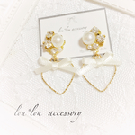 純白♡ビジューとリボンのピアス