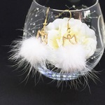 ふわふわ猫ピアス（ブチネコ）