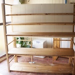板壁付き大型折り畳み分解型什器　130×130×46　棚板5枚　白×茶