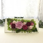 ピンクローズの横長アレンジ♪桃バラプリザーブドフラ  ワー赤母の日花ブリザード フラワー結婚式誕生日プリ ザ薔薇プレゼント誕生日バラ ギフト花器サプライズ結婚祝い退職祝い 新築祝い