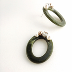 Green Oval hoop ピアス