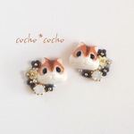 リスと小花のピアス/イヤリング