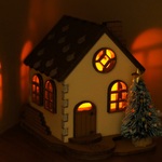 クリスマスLEDキャンドルハウス　茶屋根　薄クリーム壁