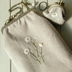 【人気急上昇作品掲載♪受注製作】コットンリネン 花の刺繍 がま口ポーチセット デイジー