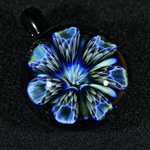 ブレント・グレイバー 「Blue UV Sacred Flower」 ペンダント ボロシリケイトガラス 一点物