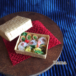 ミニチュアフード  竹かご桜おにぎりと天ぷら弁当