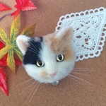 猫ブローチ