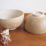 二人の水玉模様のごはん茶碗（アイボリー2つセット）