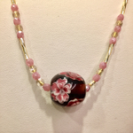 紅色の花の とんぼ玉  ネックレス