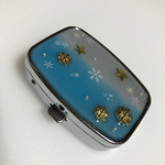 冬空に舞う雪のピルケース レジン作品