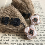 16 もふもふ 刺繍 イヤリング