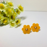 送料無料Flowerイエローピアス 