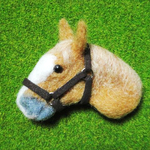 【羊毛フェルト】鹿毛の馬のブローチ