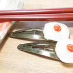 目玉焼きパッチンピン２個セット☆リアルフェイクデコ★
