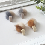 ミンクファーキャッチのアーチピアス