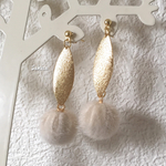 ファーボールピアス♡ホワイト