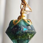 緑の宝石のオルゴナイト＜天然石使用＞