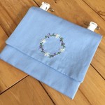 【送料無料】P011-2 刺繍入り移動ポケット（水色　リース)