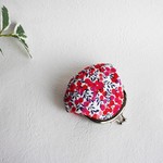 ぷっくり がま口 リバティ ウィルトシャー　レッド&ピンク