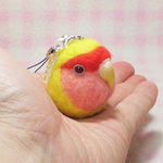 小鳥ストラップ&イヤホンジャック  /　コザクラインコ　ルチノー　羊毛フェルト 後姿は黄色いダルマ♪？　