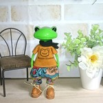 ワンダーフロッグのお洋服/マスタードTシャツとポップ柄パンツ
