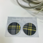 チェックくるみボタンピアス