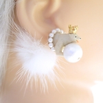 シロクマ　ファーキャッチピアス　パール縁取りver.