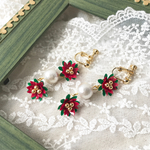 クリスマス🌟雪とポインセチア揺れるピアス/イヤリング