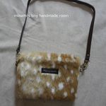 SALE価格★プチプラ★　1500→1000円　女の子用　エコファー　フェイクファー　ポシェット　バンビ柄　ミニショルダーバッグ　バッグ　ファスナー付　
