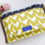 e様専用フラップ付きビタットおしりふきポーチ*黄色い鳥