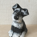 シュナウザーの置き物(首かしげ)
