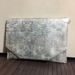 銀色唐花紋様のクラッチバッグ　着物（帯）リメイク