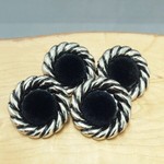 18ｍｍ◇4個入◇　ベルベット☆シルバーボタン