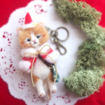 ケープを着たクリスマス猫　茶☆羊毛