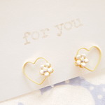 ハートとお花♡　ピアス/樹脂ノンホールピアス（イヤリング） 