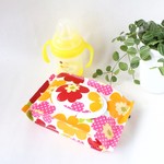 カビない乾きにくい　北欧　カラフル　ピンク　花　おしりふきポーチ　ウェットティッシュ　除菌シートベビー　おむつ　出産祝い　ラミネート　入園入学