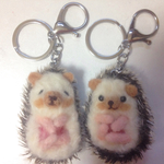 【受注製作】 ハリネズミさんの羊毛キーホルダー